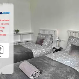 Apartment Netley Village Apartment: Serviced With Free Wi-fi In Southampton, Hamble-le-Rice